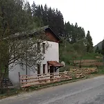 къща край реката - Holiday home *