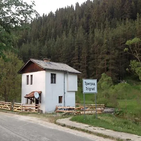 Ferienhaus къща край реката - *