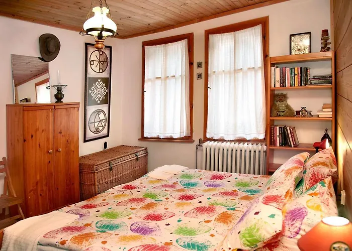 къща край реката - * Trigrad