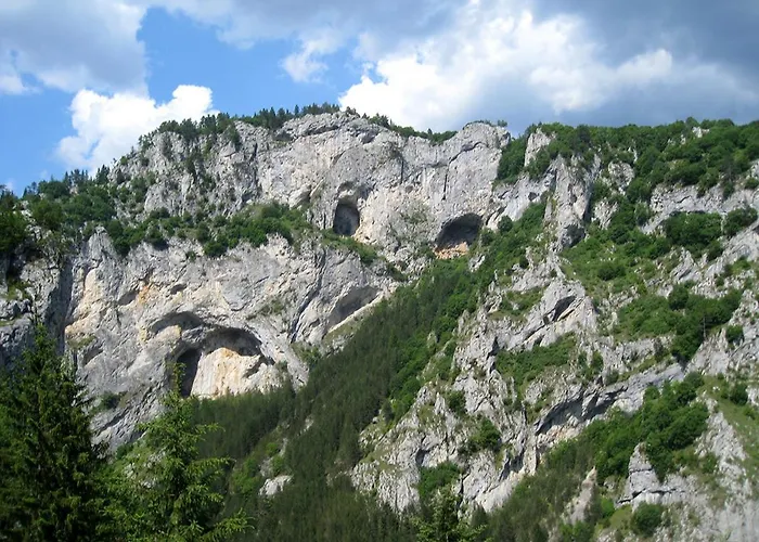 къща край реката - * Trigrad